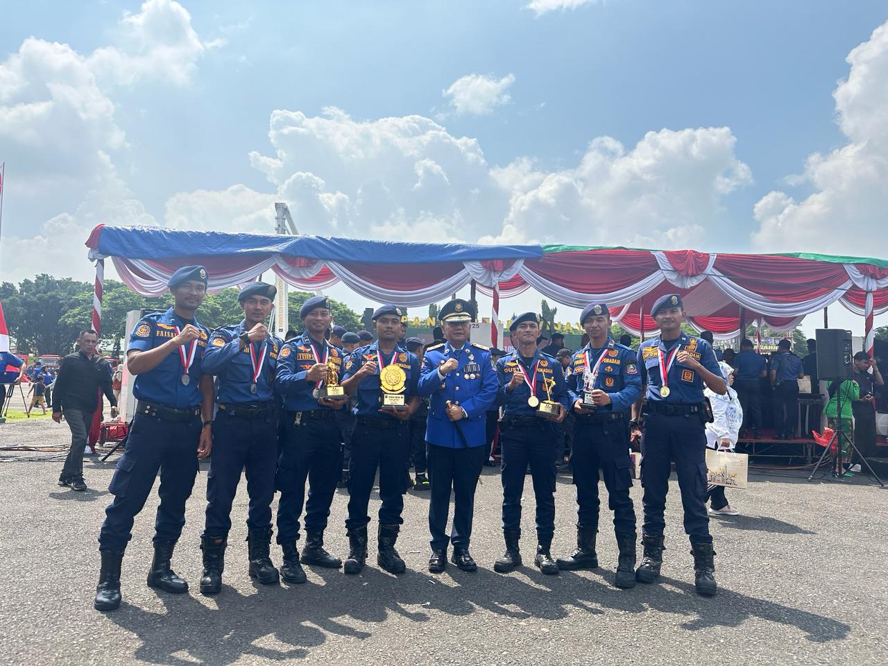 Disdamkarmat Kota Bekasi Raih Juara Umum National Firefighter Skill Competition (NFSC) 2024