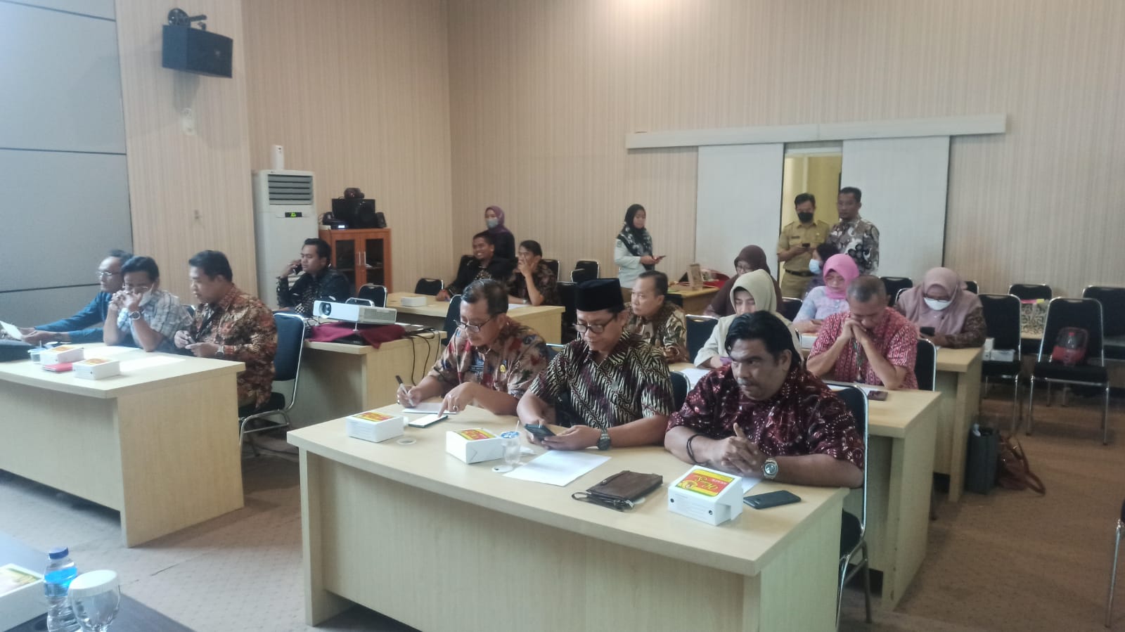 KUNJUNGAN KERJA DPRD KOTA TEGAL KE PEMKOT BEKASI BAHAS RAPERDA KEPEMUDAAN