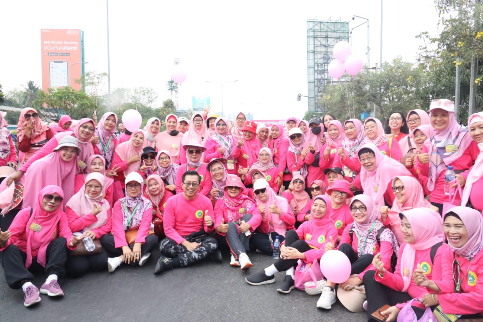 Hermina Cancer Warrior (HCW) Ajak Warga Waspada Breast Cancer di CFD Kota Bekasi