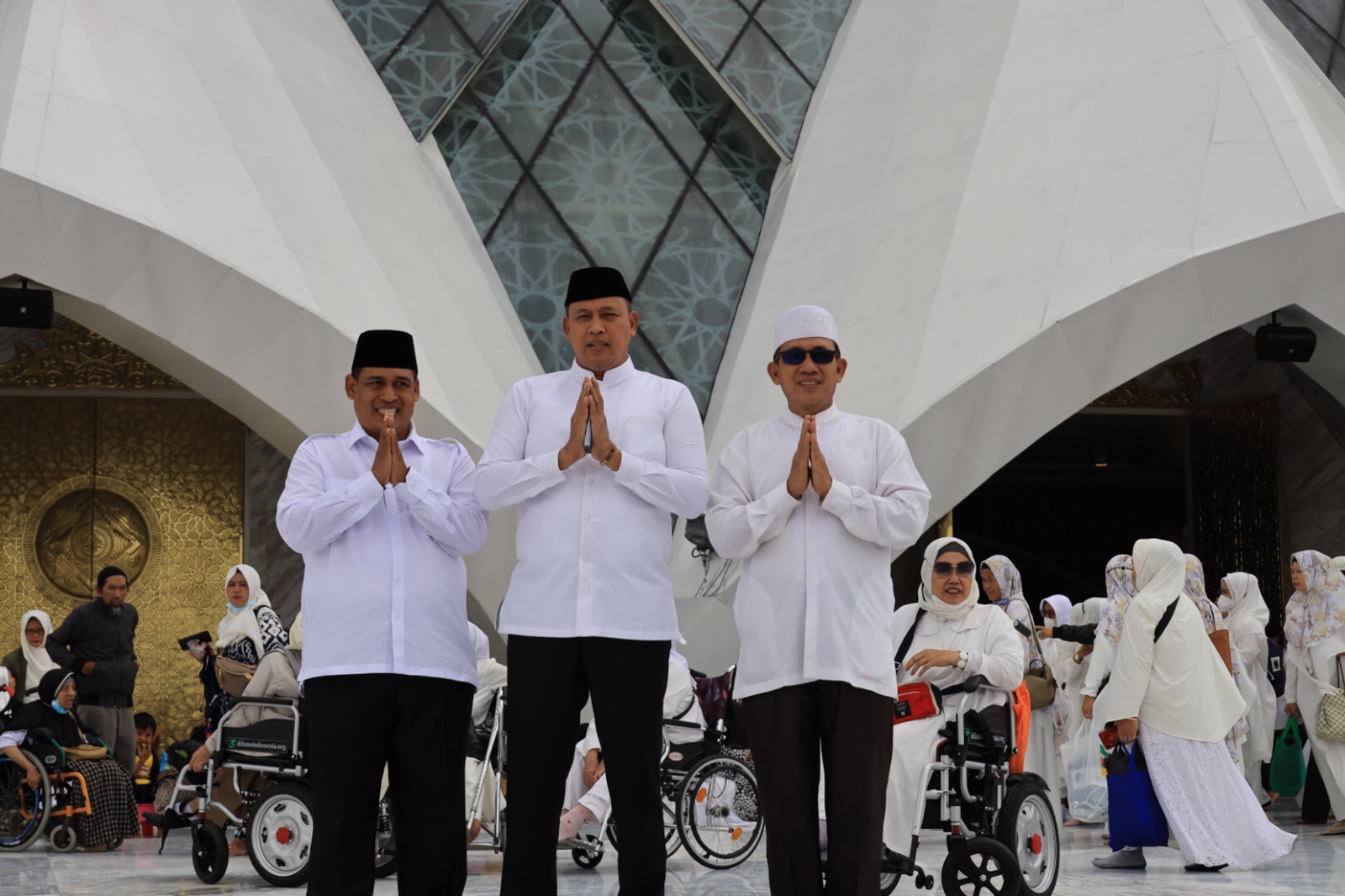 PLT WALI KOTA BEKASI HADIR PERESMIAN MASJID AL-JABAR