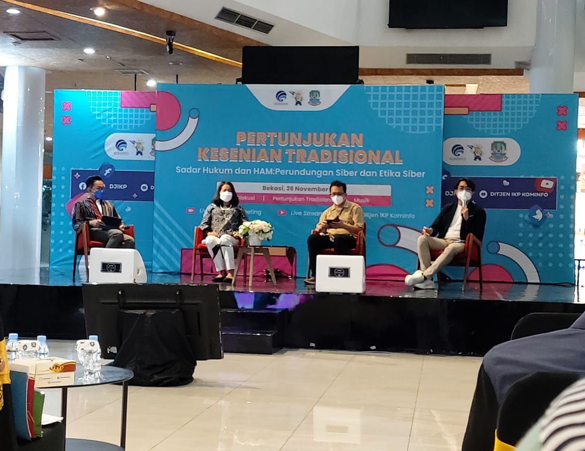 KOMINFO RI BERSAMA DISPARBUD GELAR PERTUNJUKKAN KESENIAN TRADISIONAL SADAR HUKUM DAN HAM 