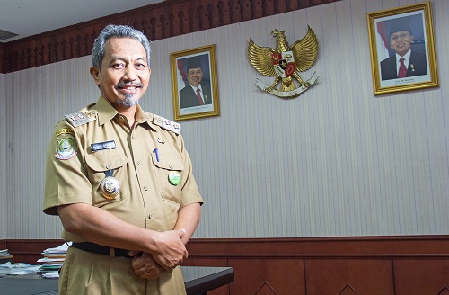 Wawali Pimpin Apel di SMKN 3 Kota Bekasi