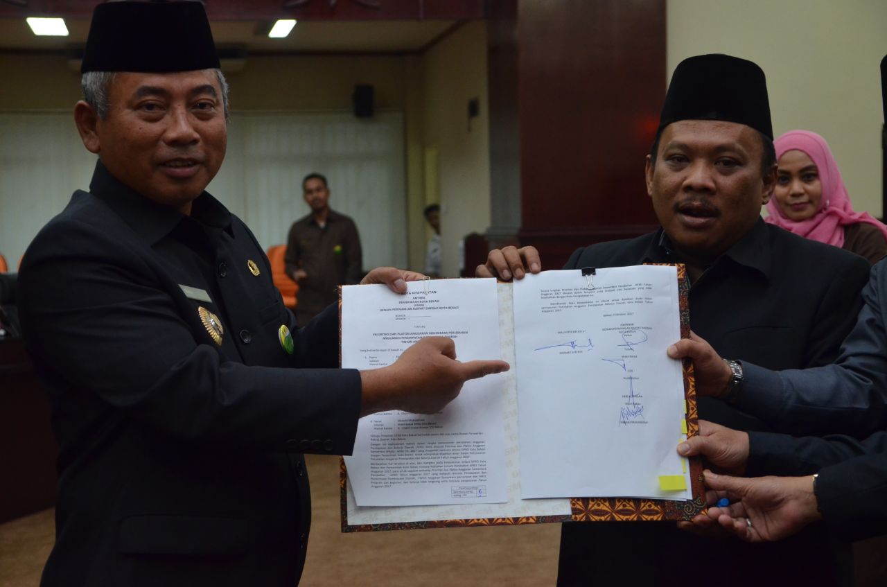 Sidang Paripurna Penandatanganan Kesepakatan KUPA-PPAS Perubahan Tahun 2017