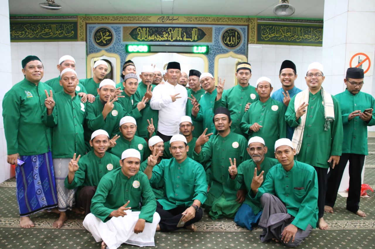 Subuh Keliling Masjid El-Muwahidin, Wali Kota Bekasi Sosialisasikan EKTP dan KS NIK Gratis