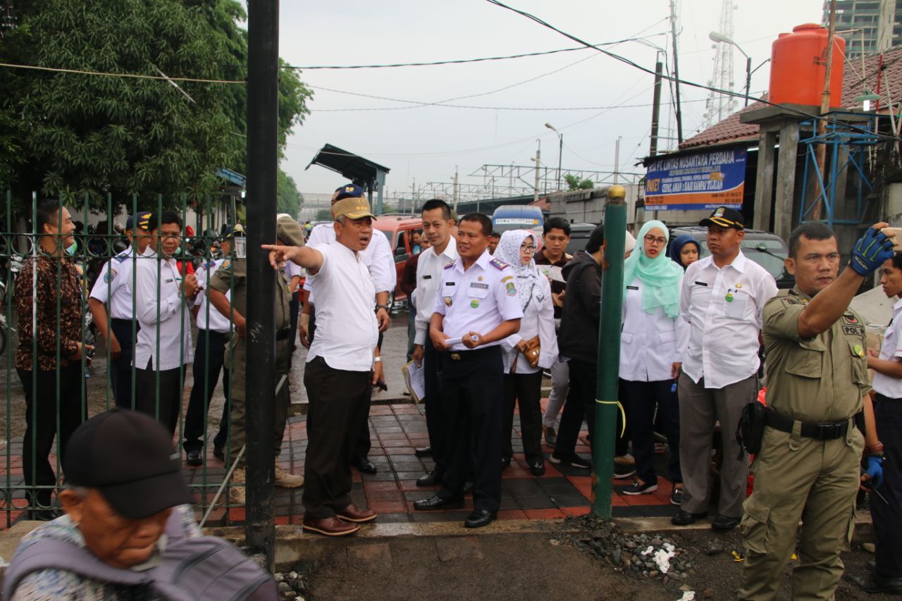 Wali Kota Bekasi Pantau Permasalahan Macet di Stasiun Kranji dan Stasiun Bekasi