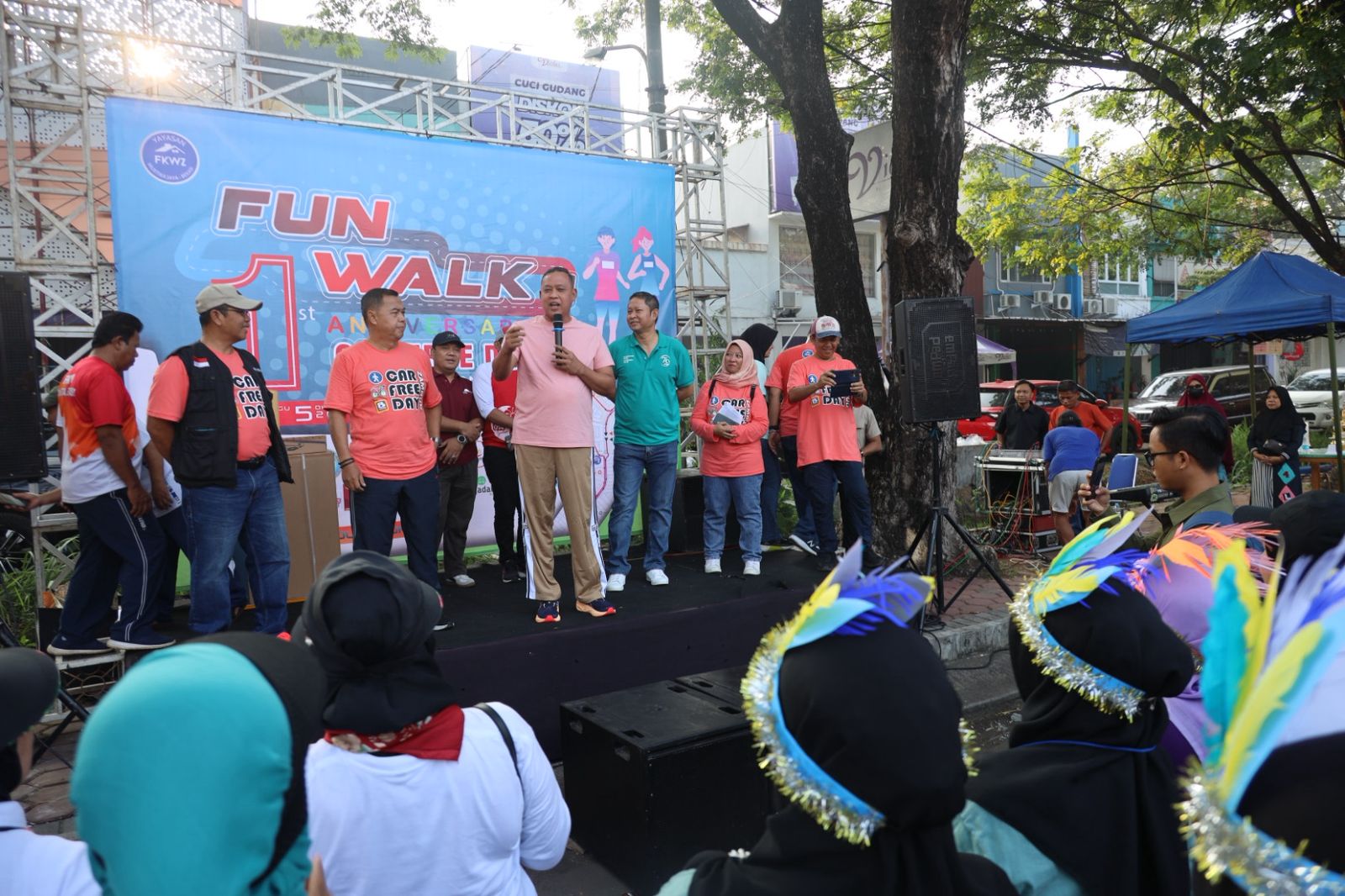 Lepas Fun Walk di CFD Dukuh Zamrud, Wali Kota Bekasi Ajak Gunakan Tumbler
