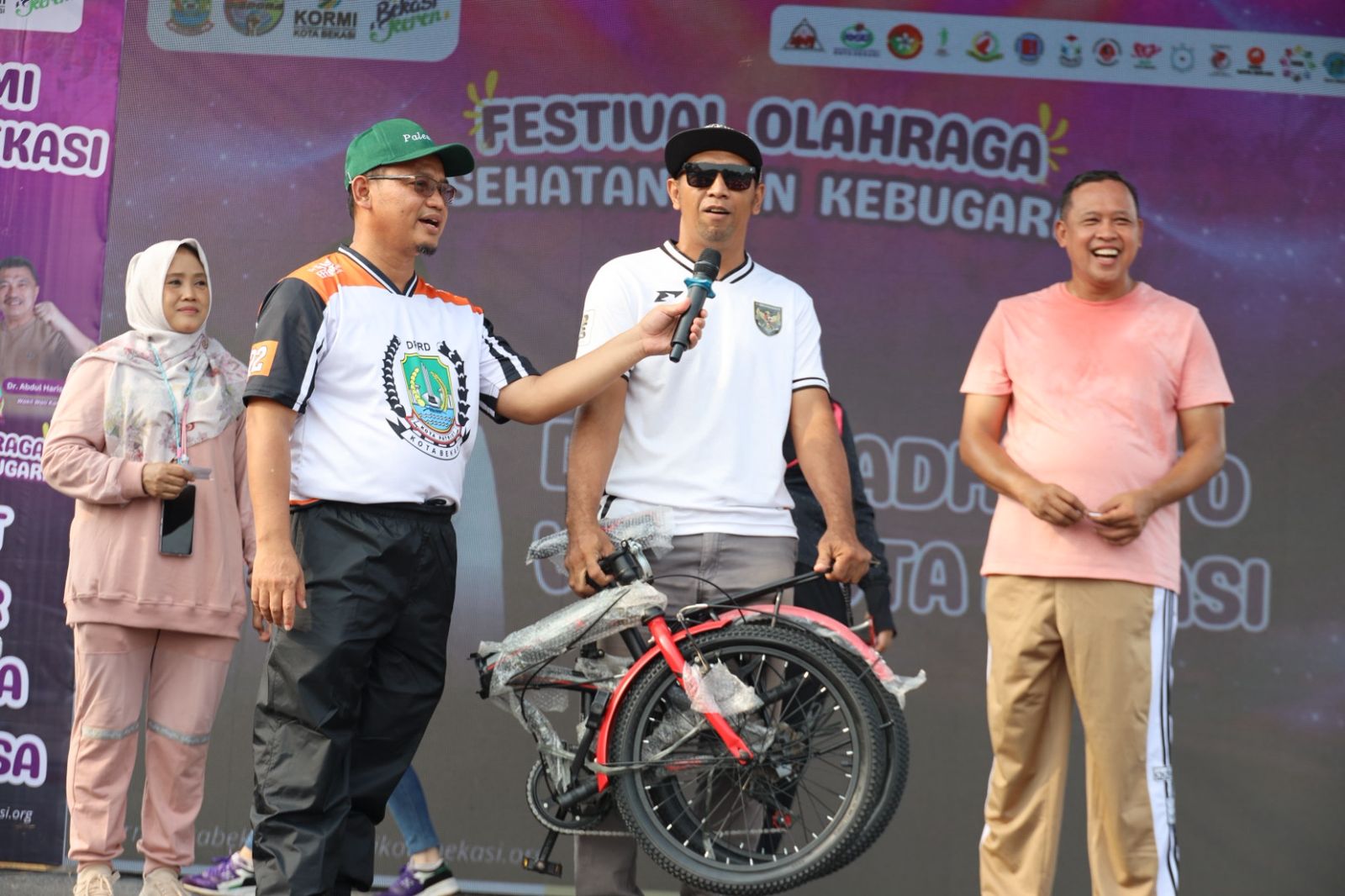 Warga Padati Festival Olahraga Rawalumbu, Tri Adhianto Ajak Warga Budayakan Bawa Tumbler