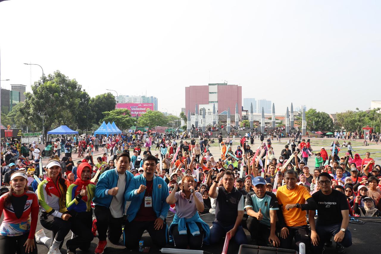 Warga Bekasi Ambyar Bareng Wawali Harris Bobihoe