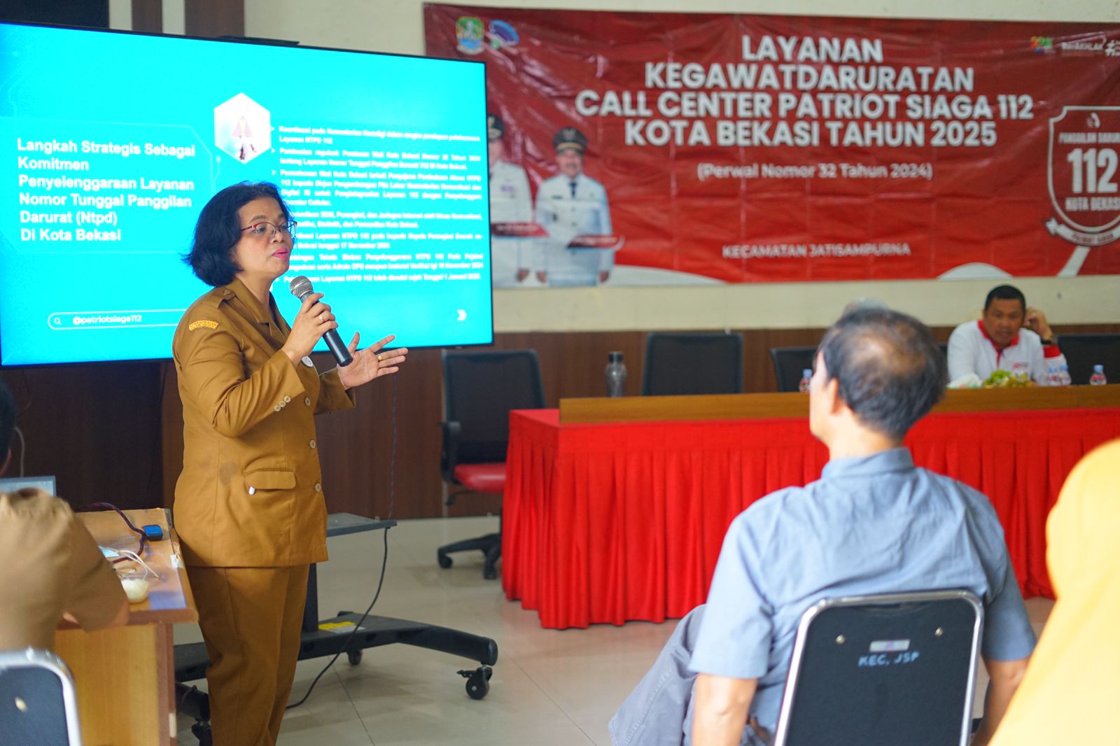 Warga Jatisampurna Merasa Terbantu Adanya Pelayanan Pemerintah NTPD 112