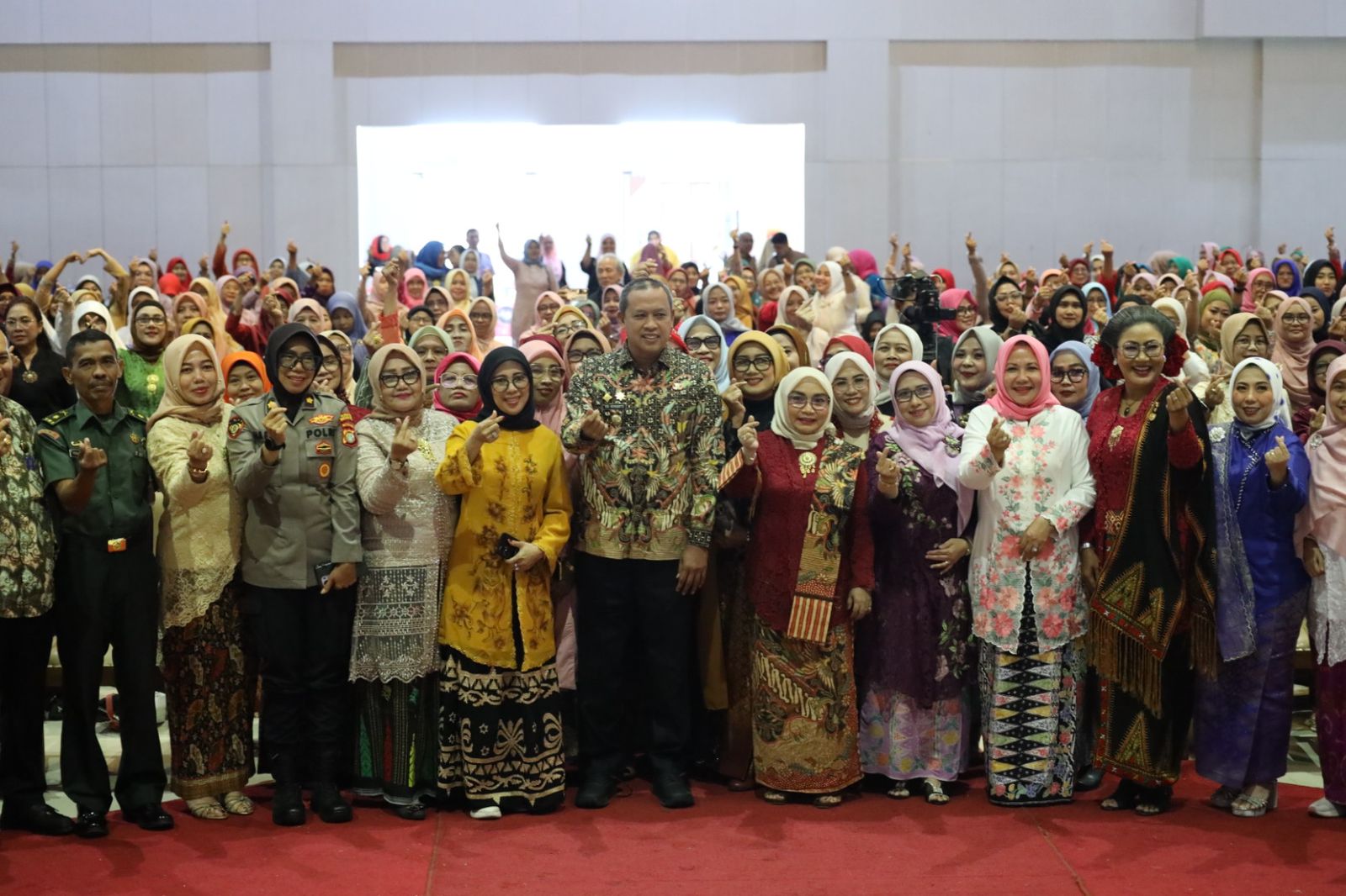 Semarak Hari Ibu Kota Bekasi Dibuka, Tri Adhianto Ajak Masyarakat Apresiasi Peran Ibu