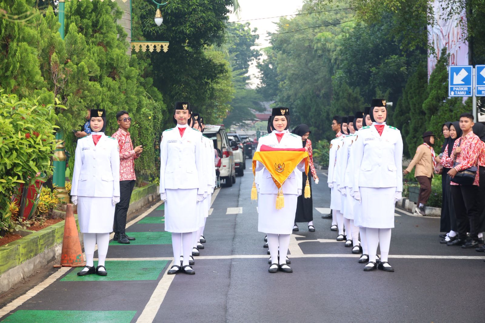 Peringatan Hari Ibu, Wali Kota Bekasi Apresiasi Peran Perempuan Menuju Indonesia Emas 2045