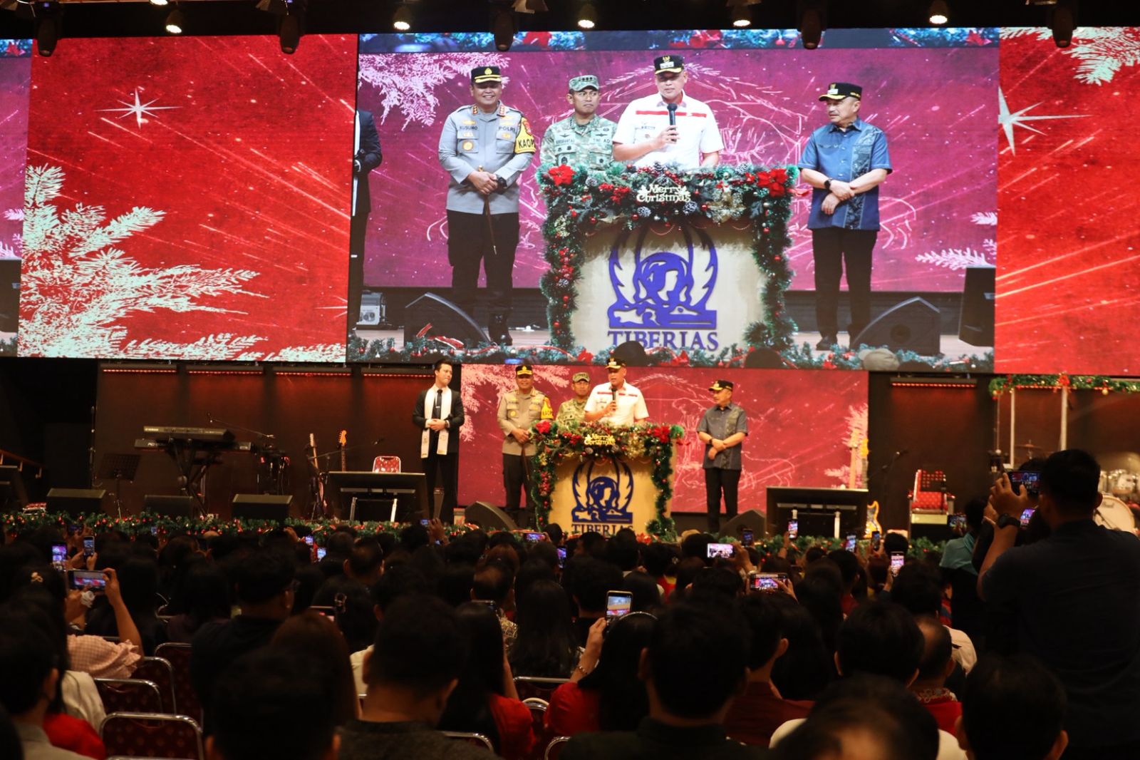 Wali Kota Bekasi Sampaikan Pesan Ini Saat Hadiri Natal di Gereja Tiberias