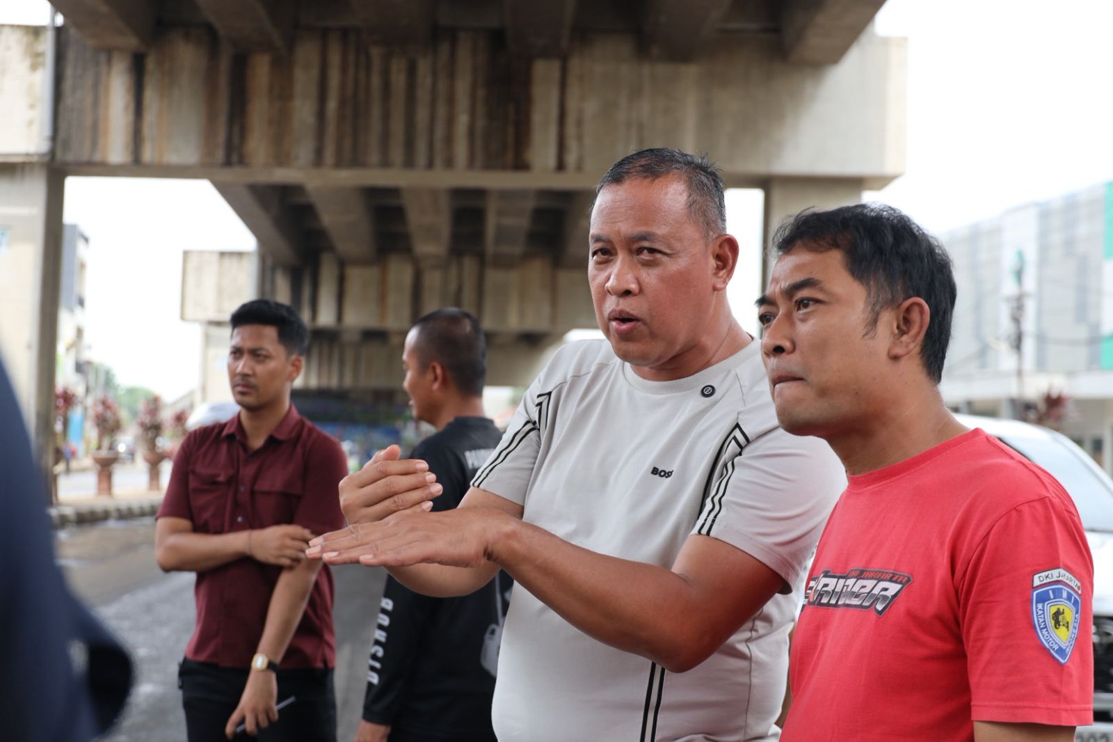 Akhir Pekan, Tri Adhianto Sidak Penataan Ducting dan Reklame di Wilayah Jatiasih