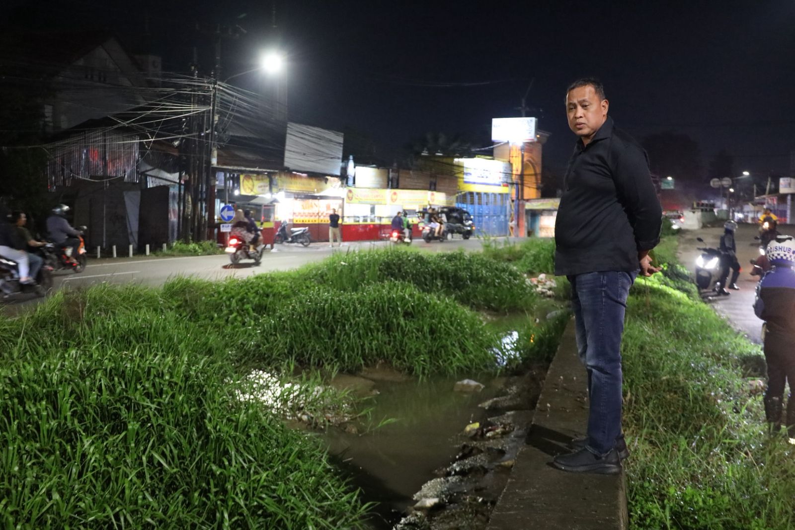 Pantau Danau Duta Harapan pada Malam Hari, Wali Kota Bekasi Tegaskan Penambahan Penerangan