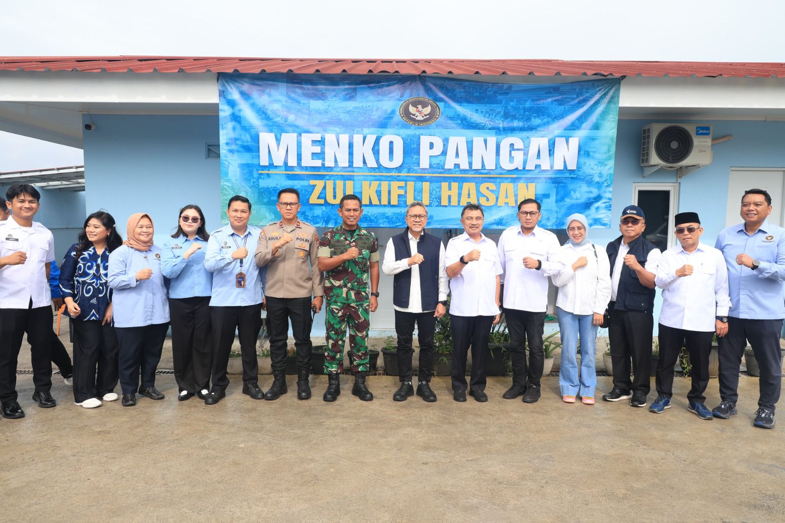 Menko Pangan Bersama Wali dan Wakil Wali Kota Tinjau Program MBG dan Lokasi Pengelolaan Sampah