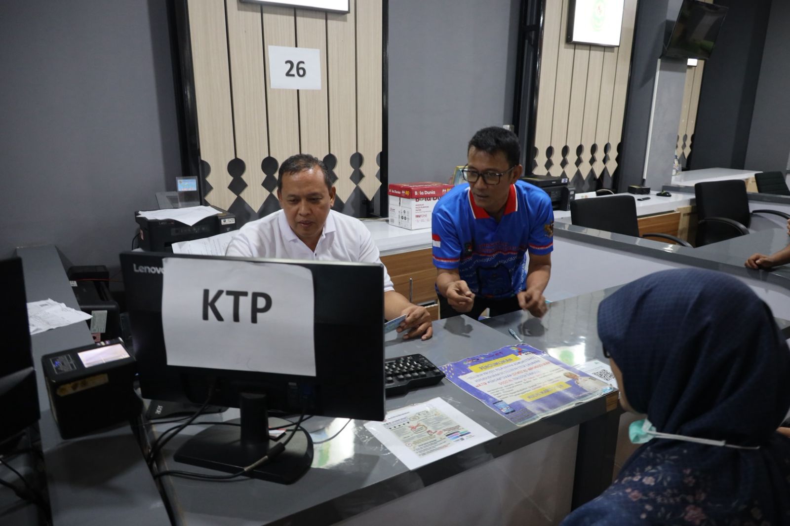 Coba Langsung Cetak KTP, Wali Kota Bekasi Pastikan Pelayanan Ekstra di MPP Berjalan Optimal