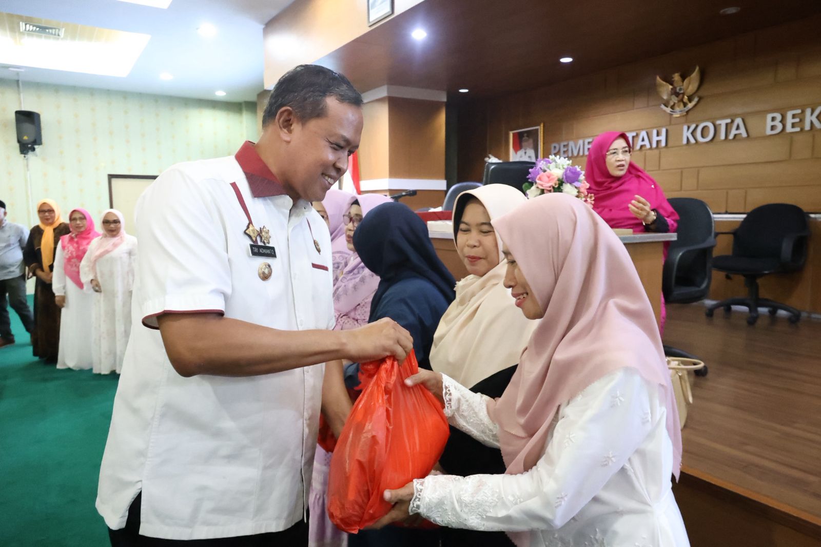 Pengajian Rutin TP PKK Kota Bekasi Sambut Ramadhan dan Salurkan Bantuan untuk Aceh