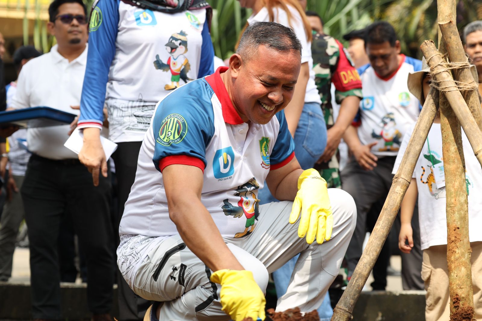 Wali Kota Bekasi Gaungkan Sedekah Udara Lewat Penanaman Pohon di Bulan K3 Nasional 2026