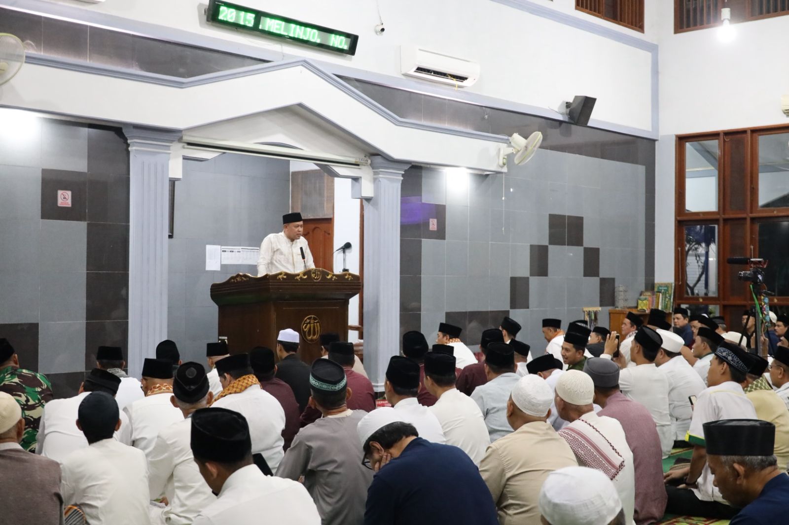Tarawih Keliling Perdana Ramadan 1447 H, Wali Kota Bekasi Hadiri di Masjid Al Muhajirin Kota Baru