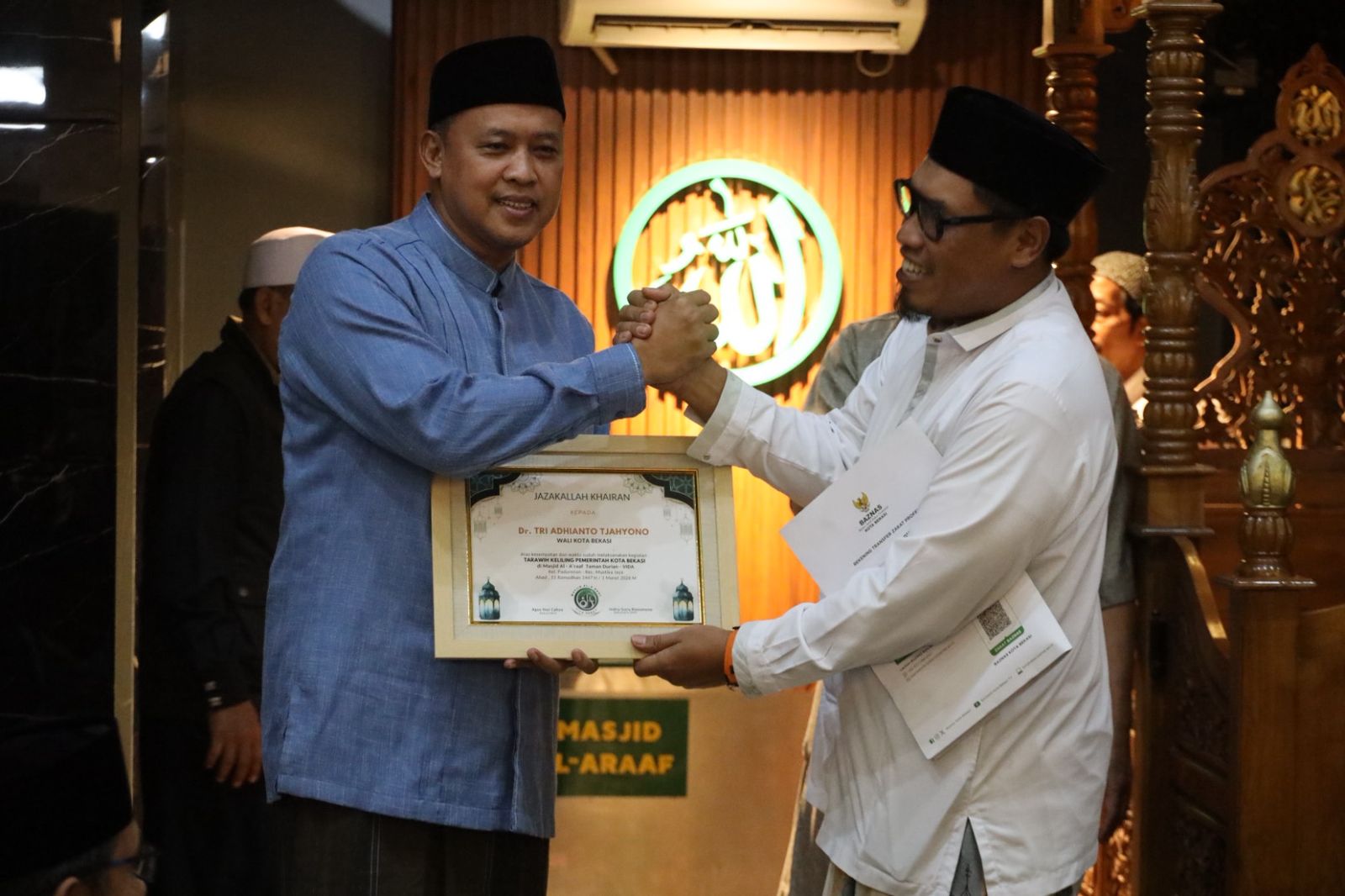 Wali Kota Bekasi Hadiri Tarawih Keliling, Komitmen Kebersihan, Sampah, dan Layanan Kesehatan