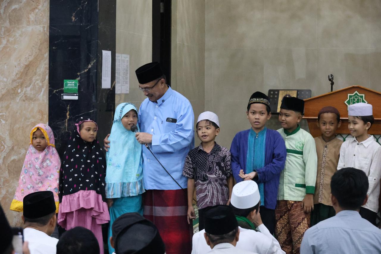Wakil Wali Kota Bekasi Tarawih Keliling di Jati Asih, Ajak Masyarakat Jaga Generasi Masa Depan