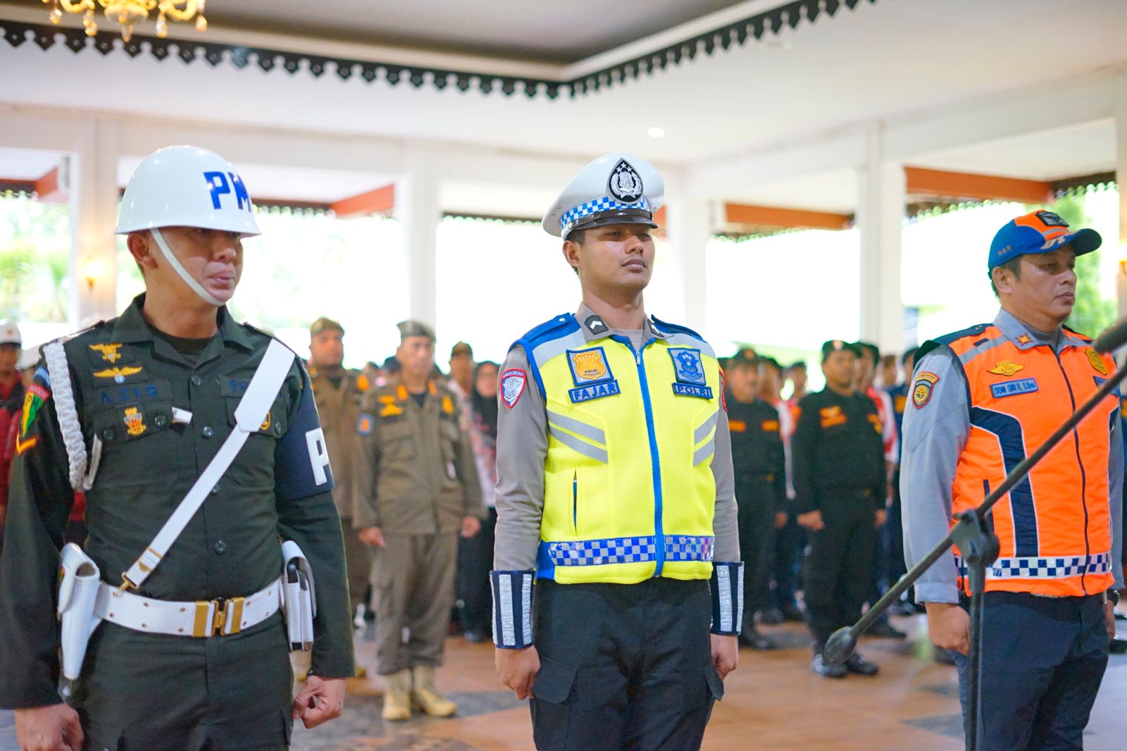 Wali Kota Bekasi Pimpin Apel Gabungan Tiga Pilar, Sampaikan Amanat Pengamanan Arus Mudik