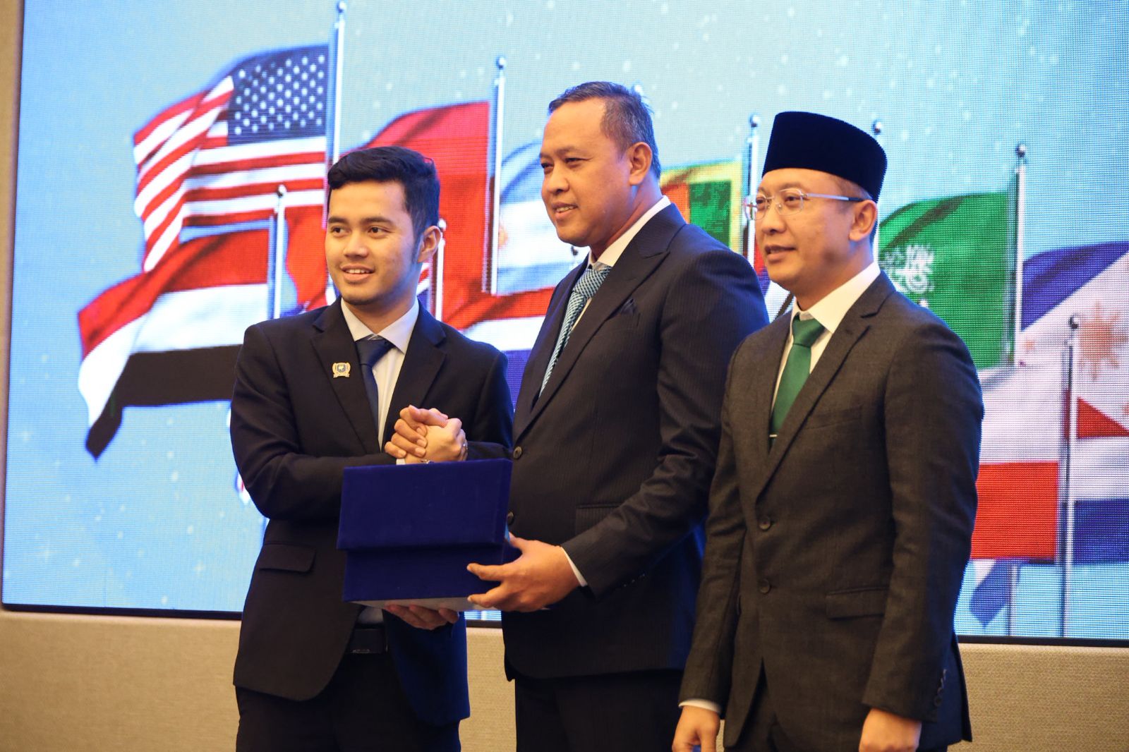 Wali Kota Bekasi dan Mendikdasmen Dukung Penuh AYIMUN 2026