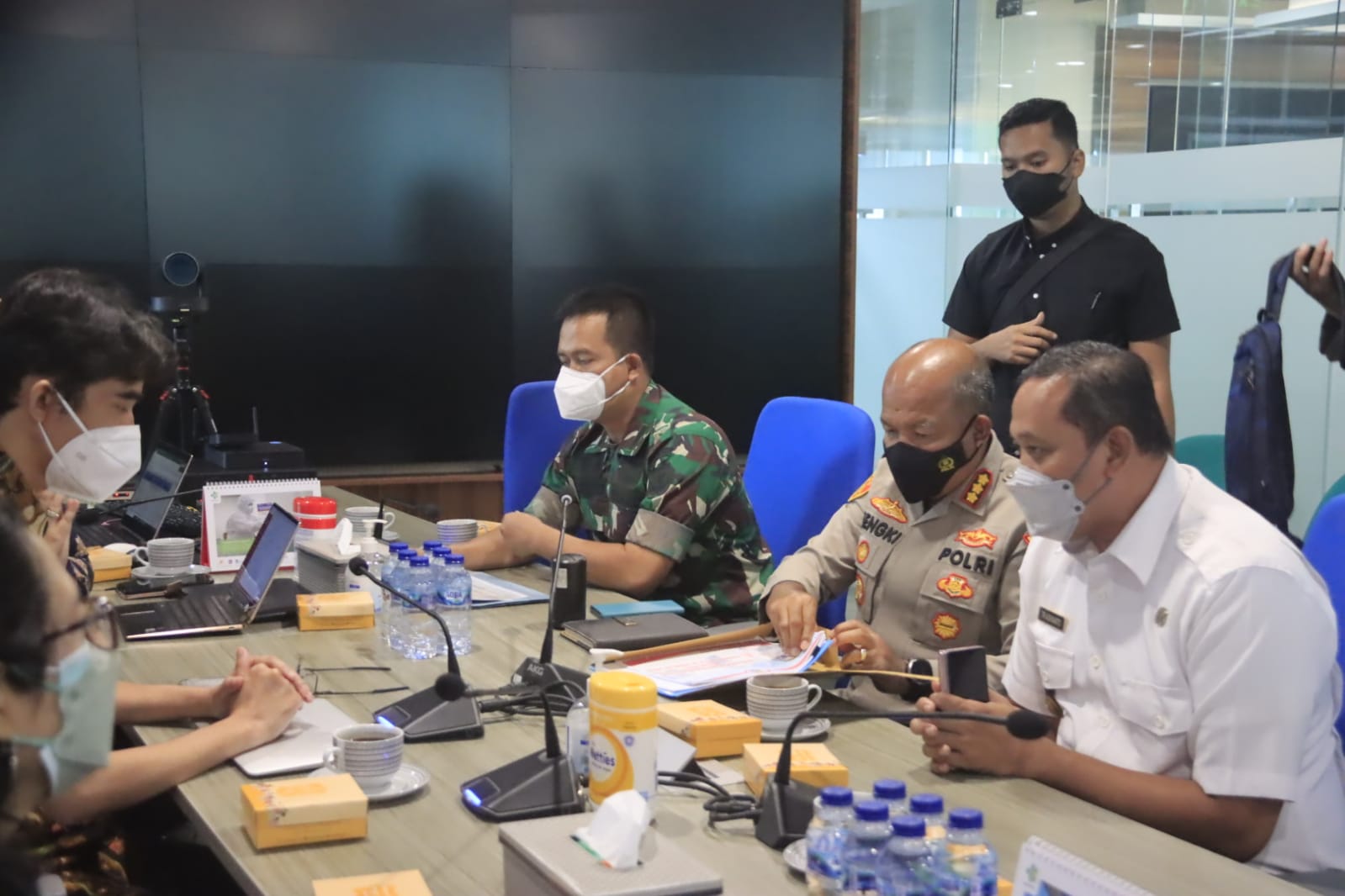 Pemkot Bekasi dan Tiga Pilar Berkoordinasi dengan Pusdatin Terkait Data Capaian Vaksinasi