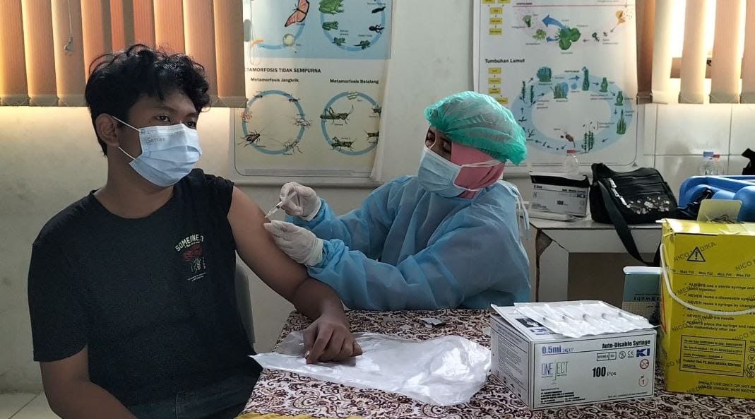 SMPN 7 KOTA BEKASI IKUT SUKSESKAN PROGRAM VAKSINASI ANAK 