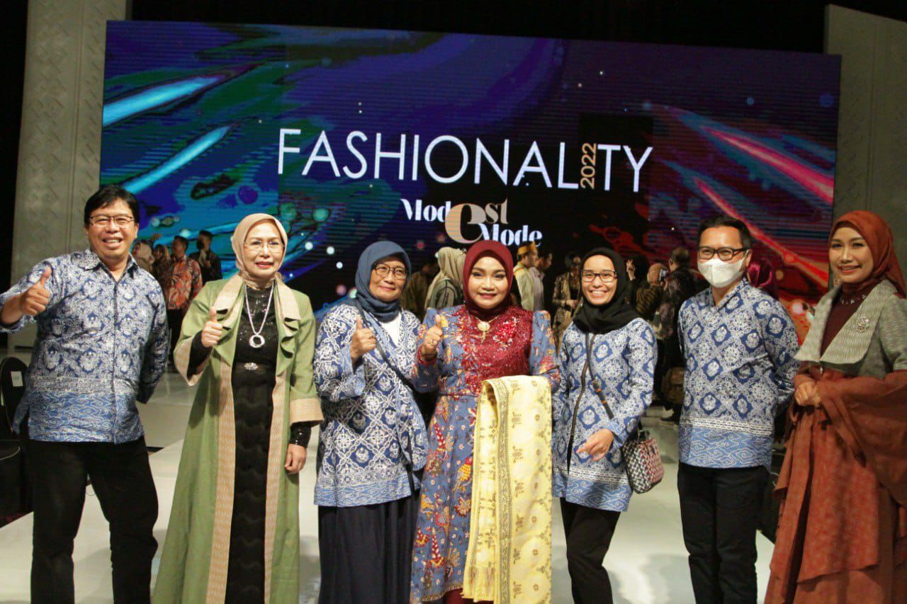 Hadir di Modest Mode Fashionality 2022. Ketua Dekranasda Kota Bekasi: Kreatif yang sangat luar biasa