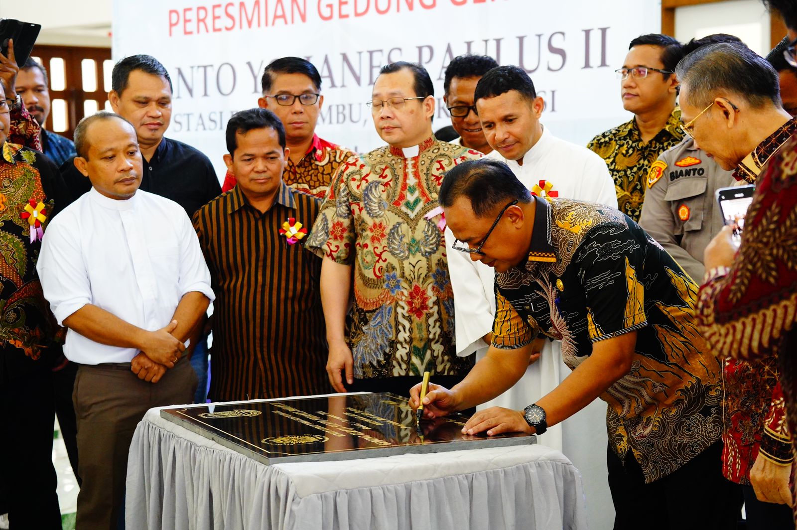 Pj. Wali Kota Bekasi Resmikan Gedung Gereja Santo Yohanes Paulus II di Kecamatan Rawalumbu