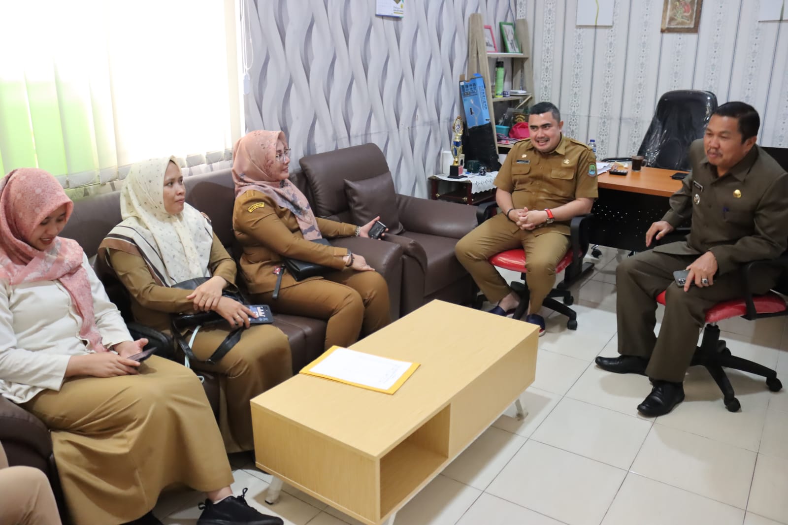 Tim Monev PPID Utama Kunjungi PPID Kecamatan Jatisampurna