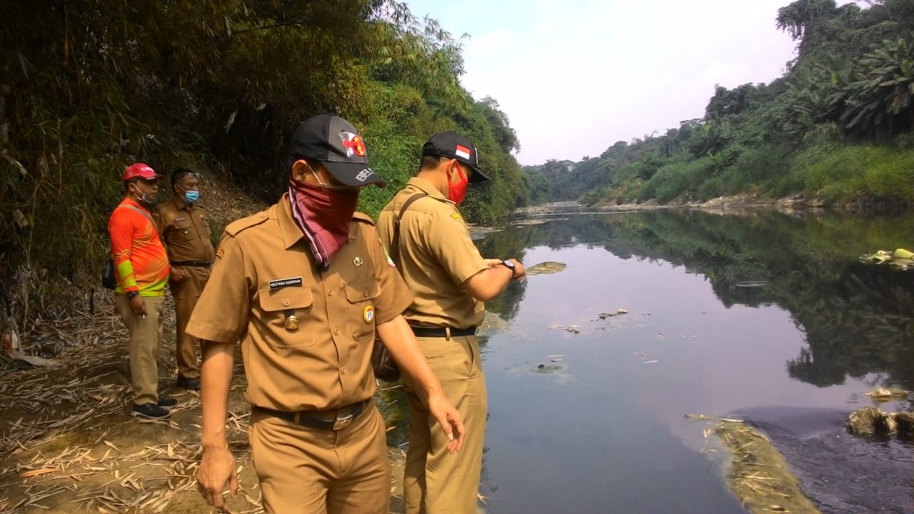 DINAS LINGKUNGAN HIDUP KOTA BEKASI UJI LAB AIR KALI BEKASI