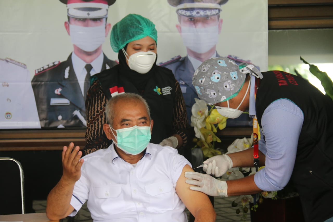 Unsur Forkopimda Awali Vaksinasi Covid-19 Tahap Pertama di Kota Bekasi