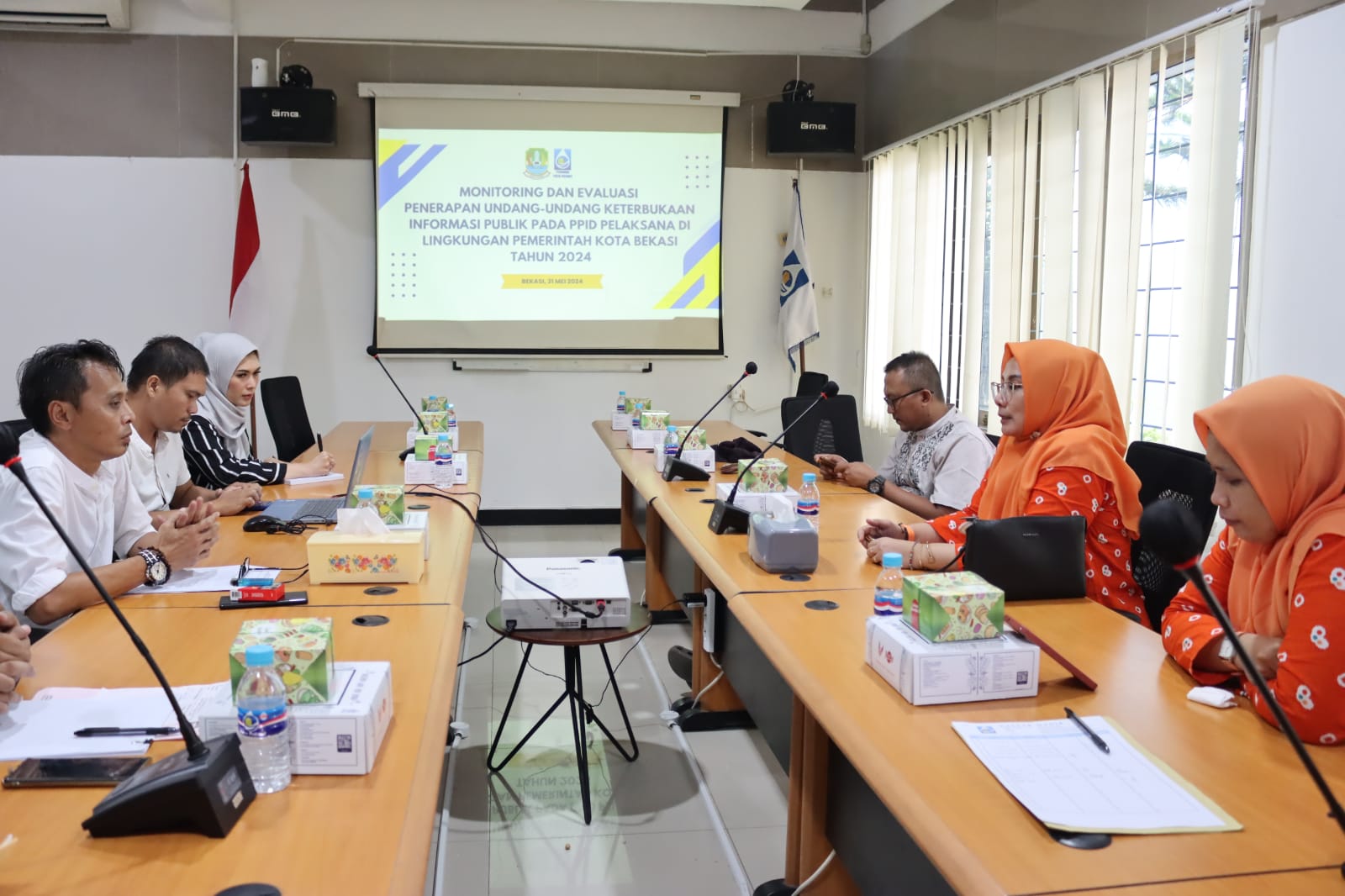 Bagian Humas Setda Monev Penerapan UU KIP pada Bapelitbangda dan Perumda Tirta Patriot