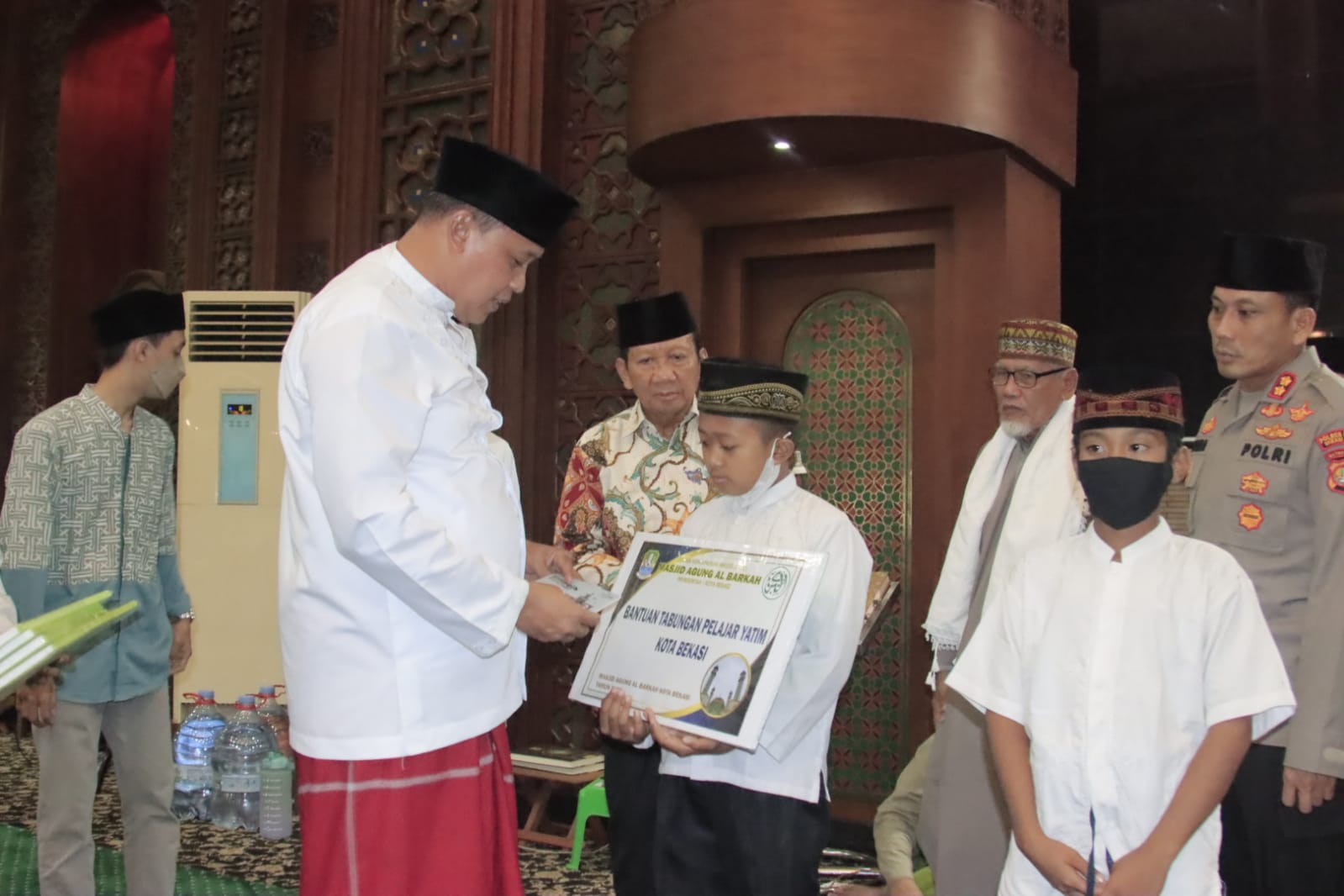 PEMKOT BEKASI PERINGATI TAHUN BARU ISLAM DENGAN PAWAI MUHARAM DAN SANTUNAN 200 ANAK YATIM
