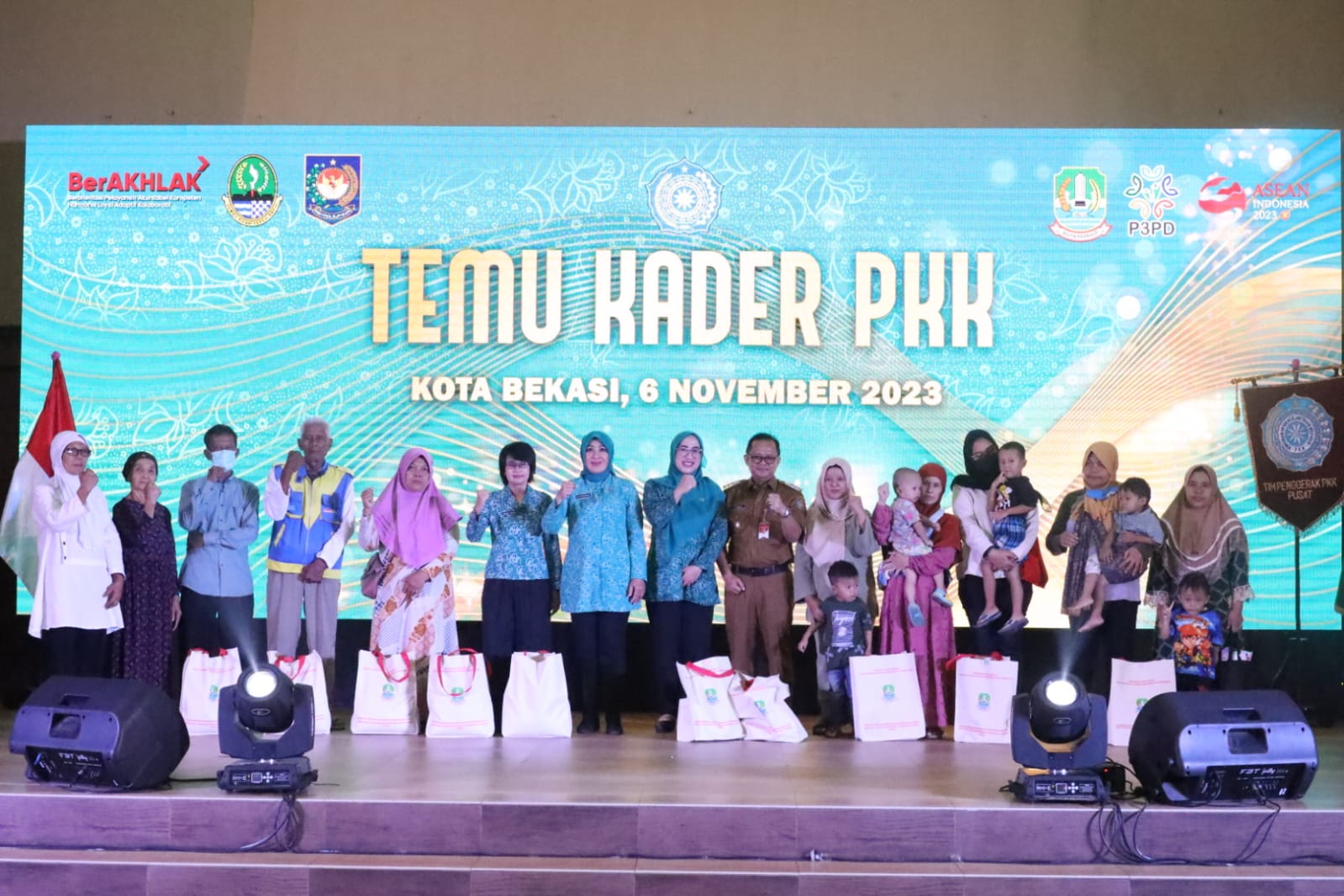 Ketua Umum TP PKK Berikan Pesan Saat Kunker Di Kota Bekasi