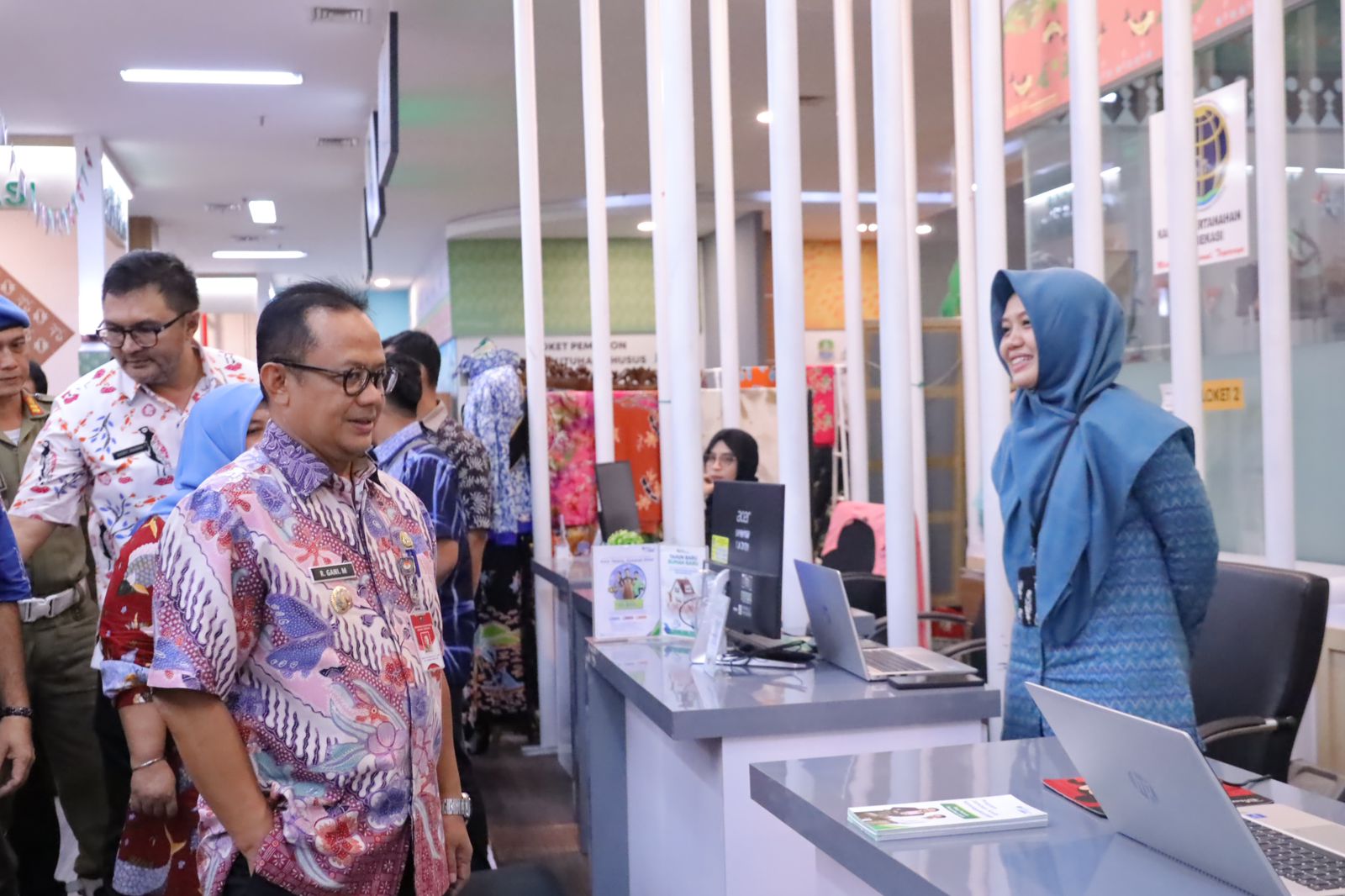 Tinjau MPP, Pj. Wali Kota Bekasi Pastikan Pelayanan Berjalan Lancar