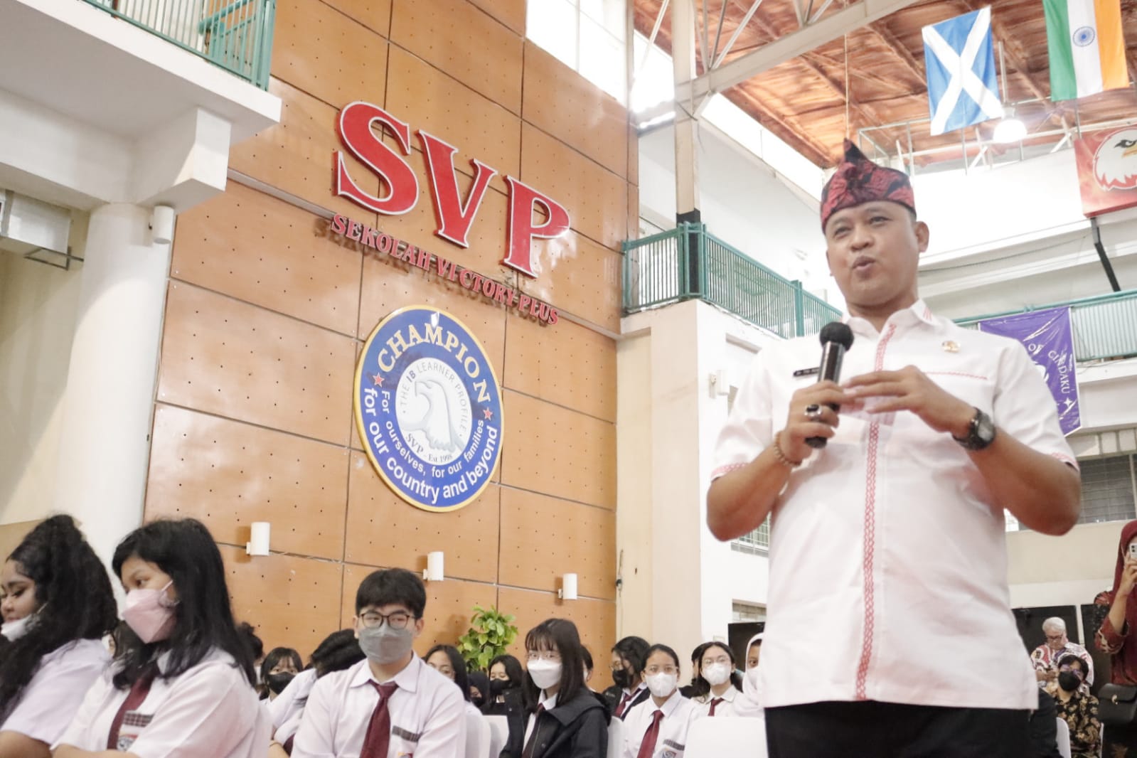 Tri Adhianto Saat Sosialisasi Wawasan Kebangsaan: Pelayanan Pembuatan E-KTP bagi Peserta Didik