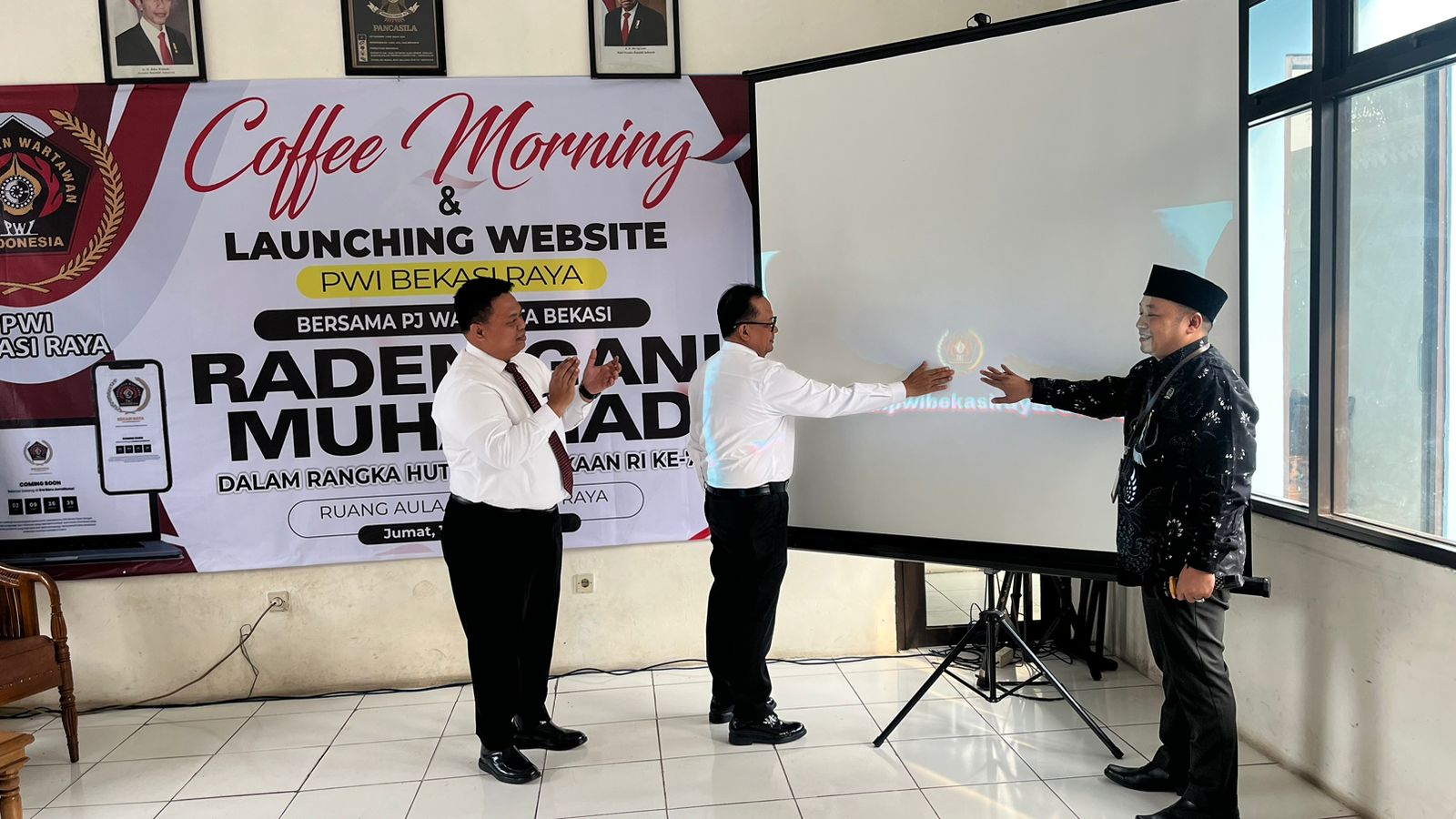 Pj. Wali Kota Bekasi Resmikan Website pwibekasiraya.or.id