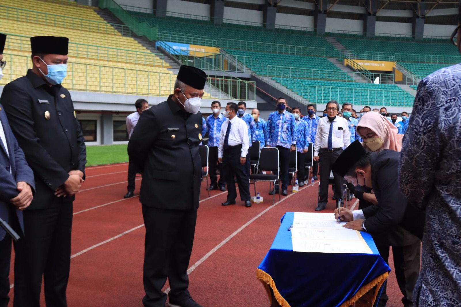 PELANTIKAN DIREKTUR PDAM TIRTA PATRIOT KOTA BEKASI