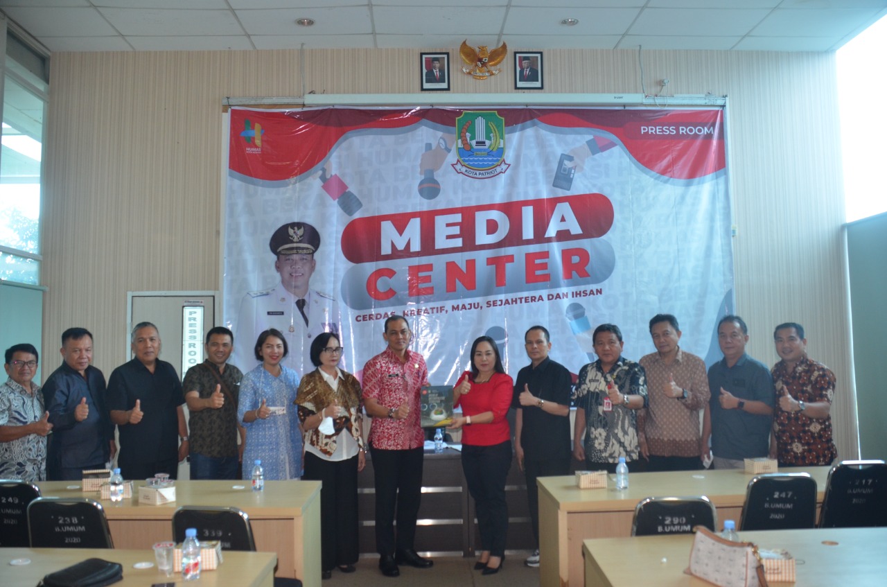 DPRD KABUPATEN MINAHASA SELATAN  TUKAR PIKIRAN PERDA BUMD KOTA BEKASI