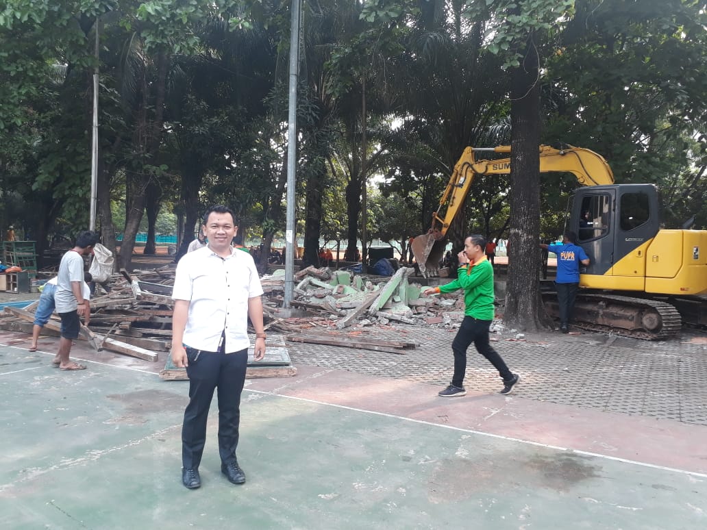 Puluhan Pedagang di Hutan Kota Bekasi di Tertibkan