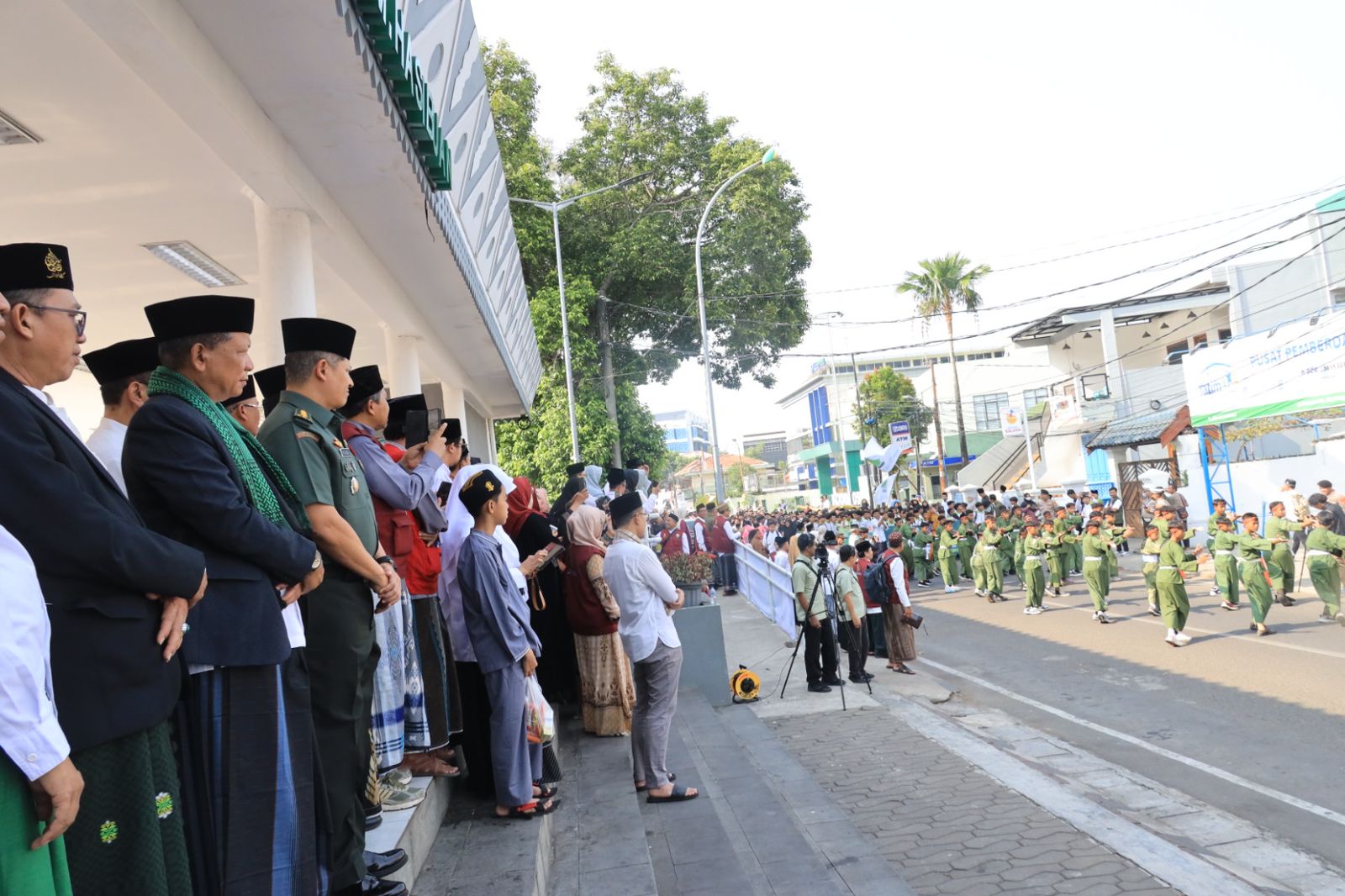 Ribuan Santri Padati Alun-Alun M. Hasibuan Dalam Gelaran HSN Tahun 2024.