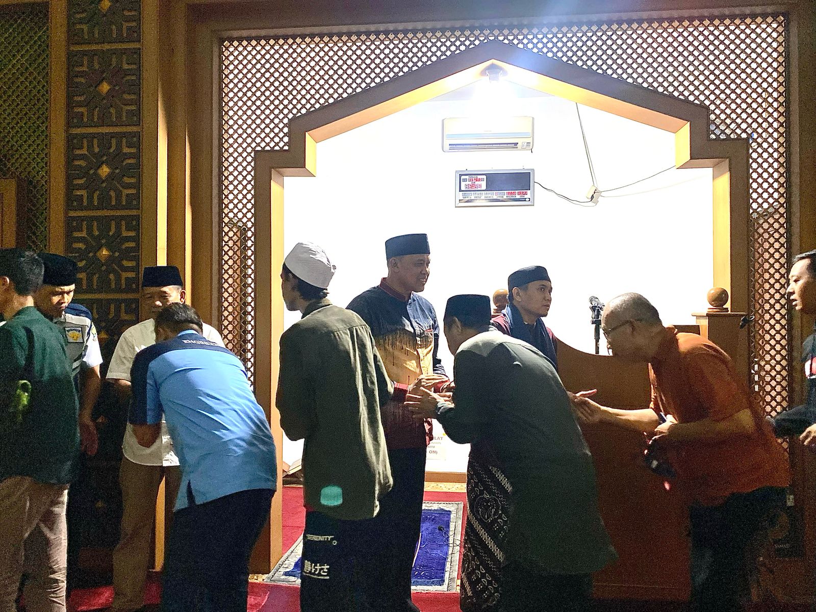 Malam Ramadhan ke 26, Wali Kota Laksanakan Tarawih di Masjid Al-Amir Pemkot Bekasi