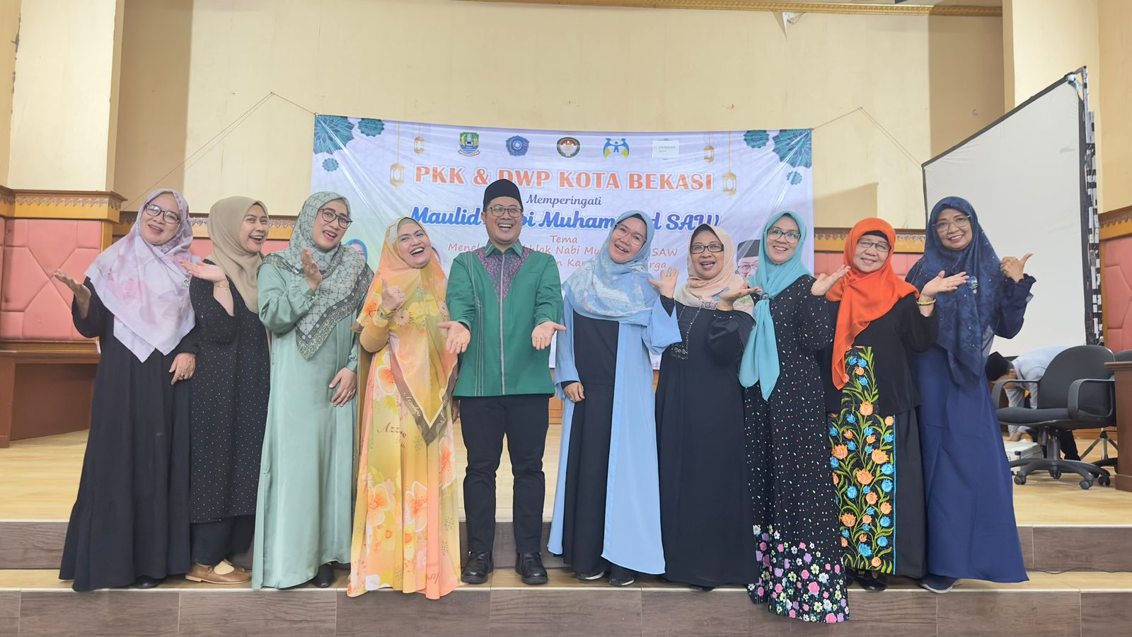 Yolla Hadiri Pengajian Rutin TP PKK Kota Bekasi Dalam Rangka Maulid Nabi