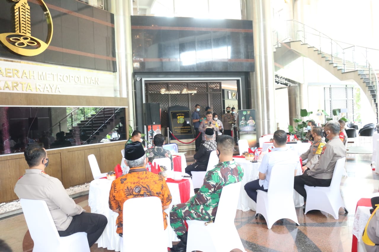 WALI KOTA, KAPOLRES DAN DANDIM KOTA BEKASI HADIRI SILATURAHMI KAPOLDA METRO JAYA