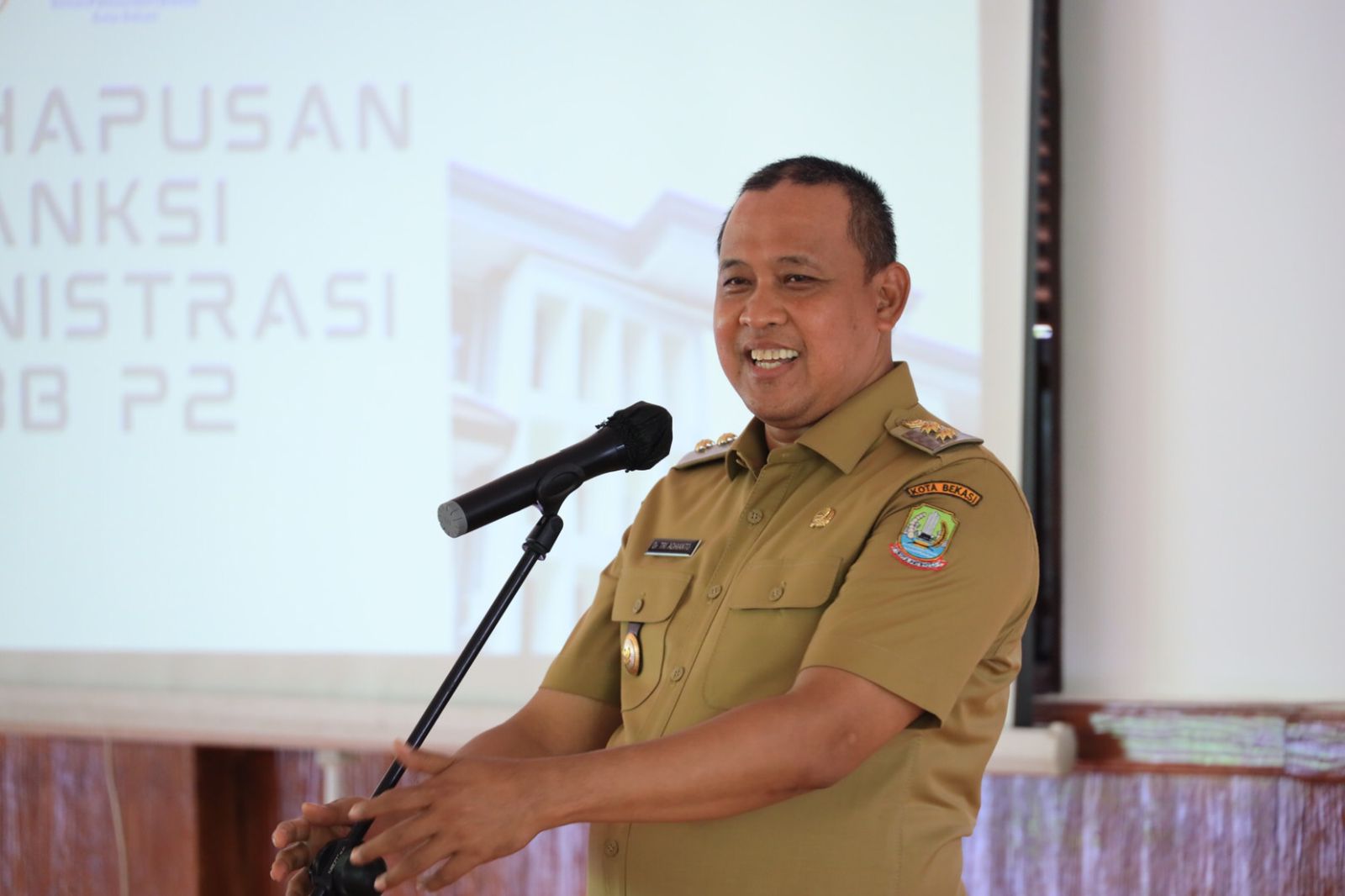 PLT WALI KOTA BEKASI MENGAJAK MASYARAKAT BAYAR PBB