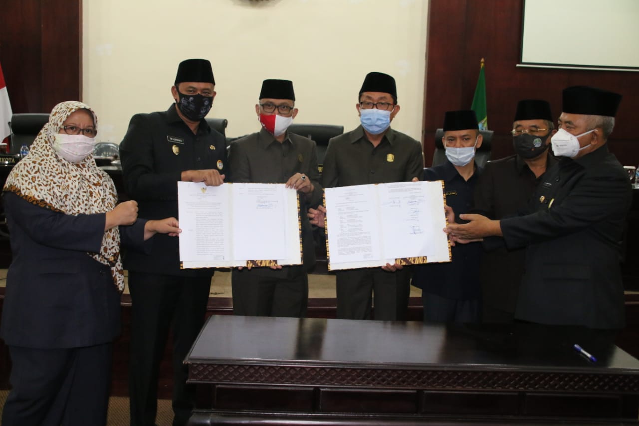 SIDANG PARIPURNA PERUBAHAN KUA dan PPAS TAHUN 2020 SERTA PENANDATANGAN KESEPAKATAN REVISI RPJMD