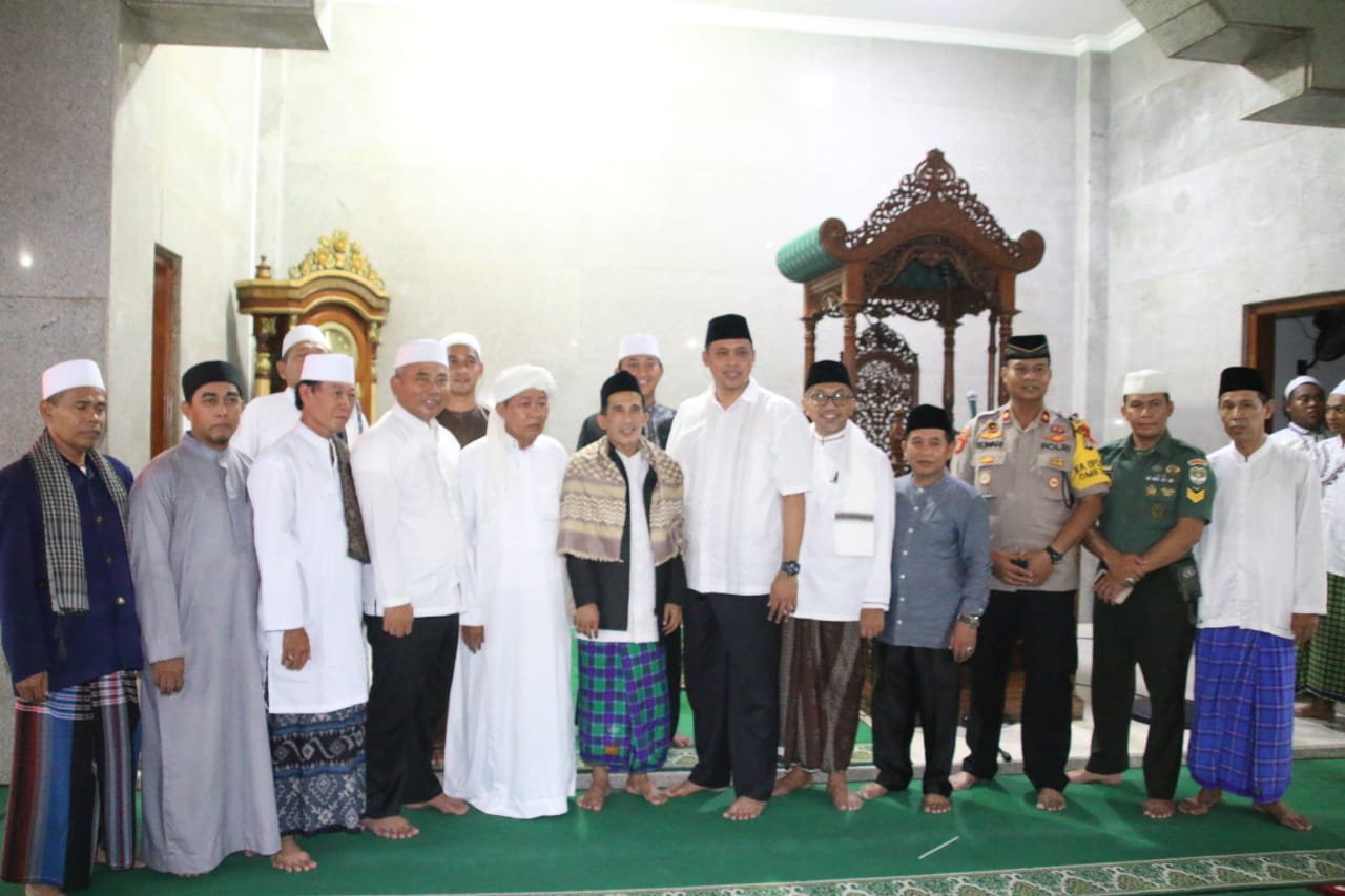 Wali Kota dan Wakil Wali Kota Bekasi Hadiri Tarling Kecamatan Pondok Gede di Masjid Jami An-Nur